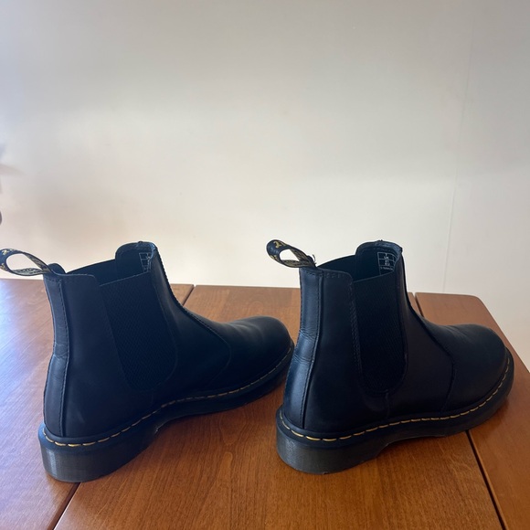 Dr. Martens 2976 Chelsea Boot - Picture 7 of 9